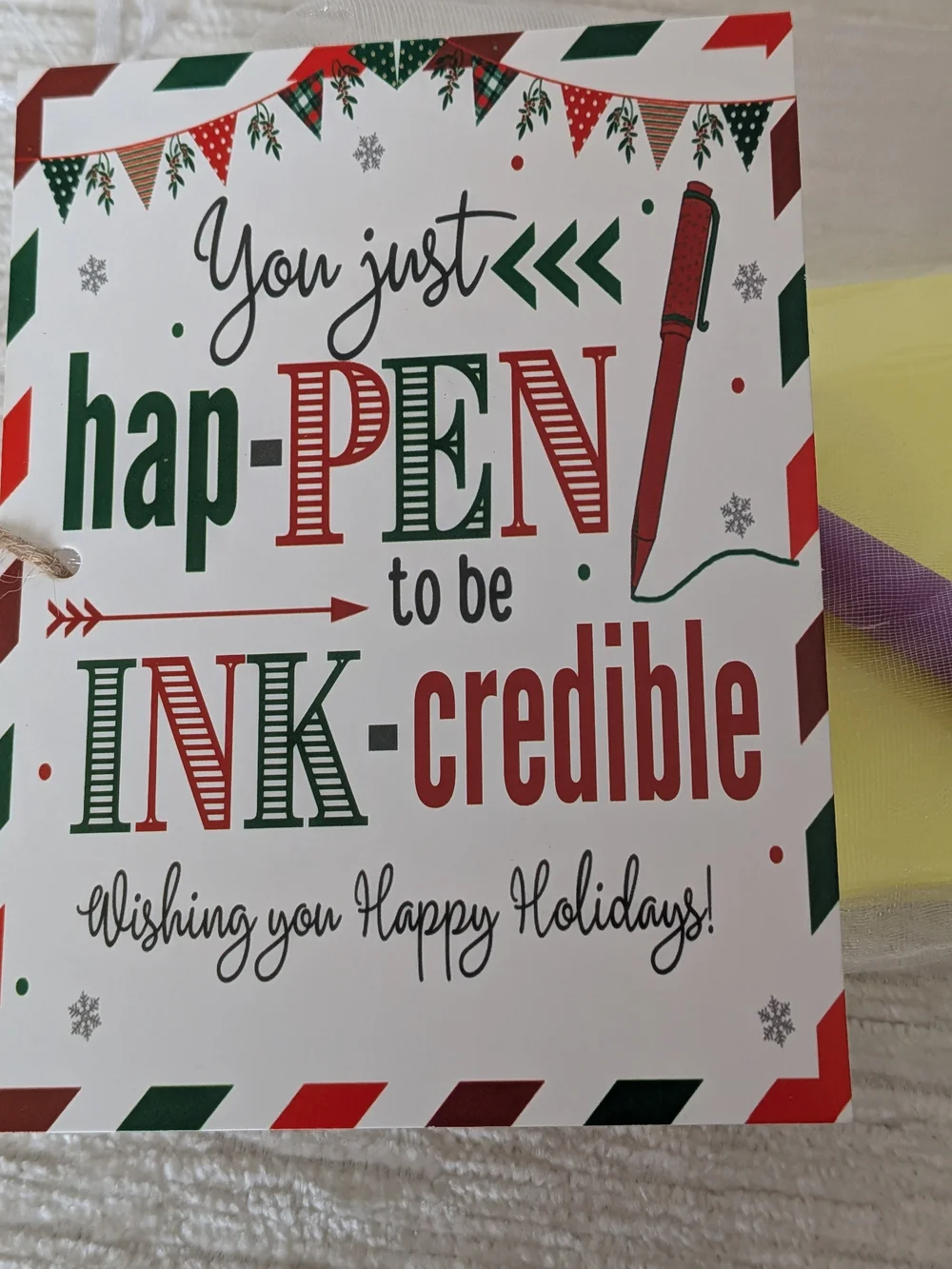 Pen With Pad  Gifts Set Of 9— With Large Card Wishing Happy Holidays